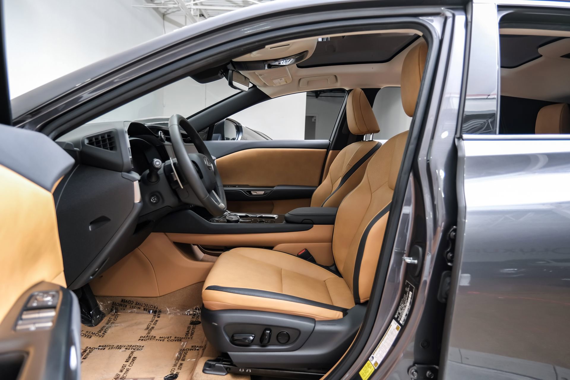 Used 2023 Lexus RZ 450e Premium w/ Technology Package image 4