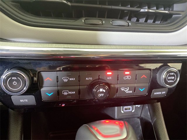 Used 2022 Jeep Compass Limited image 40