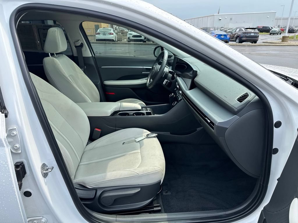 Used 2025 Hyundai Sonata SEL FWD image 36