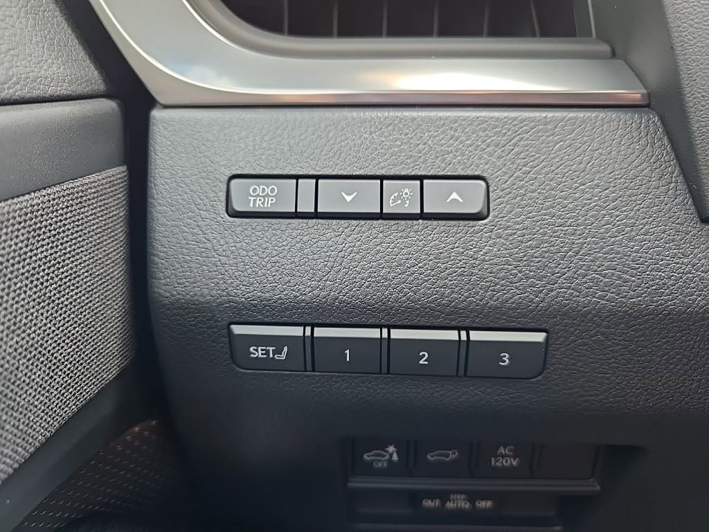 Used 2025 Lexus GX 550 w/ Accessory Package (2T) image 20