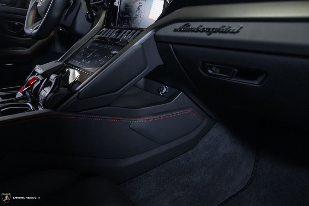 Used 2024 Lamborghini Urus S image 48