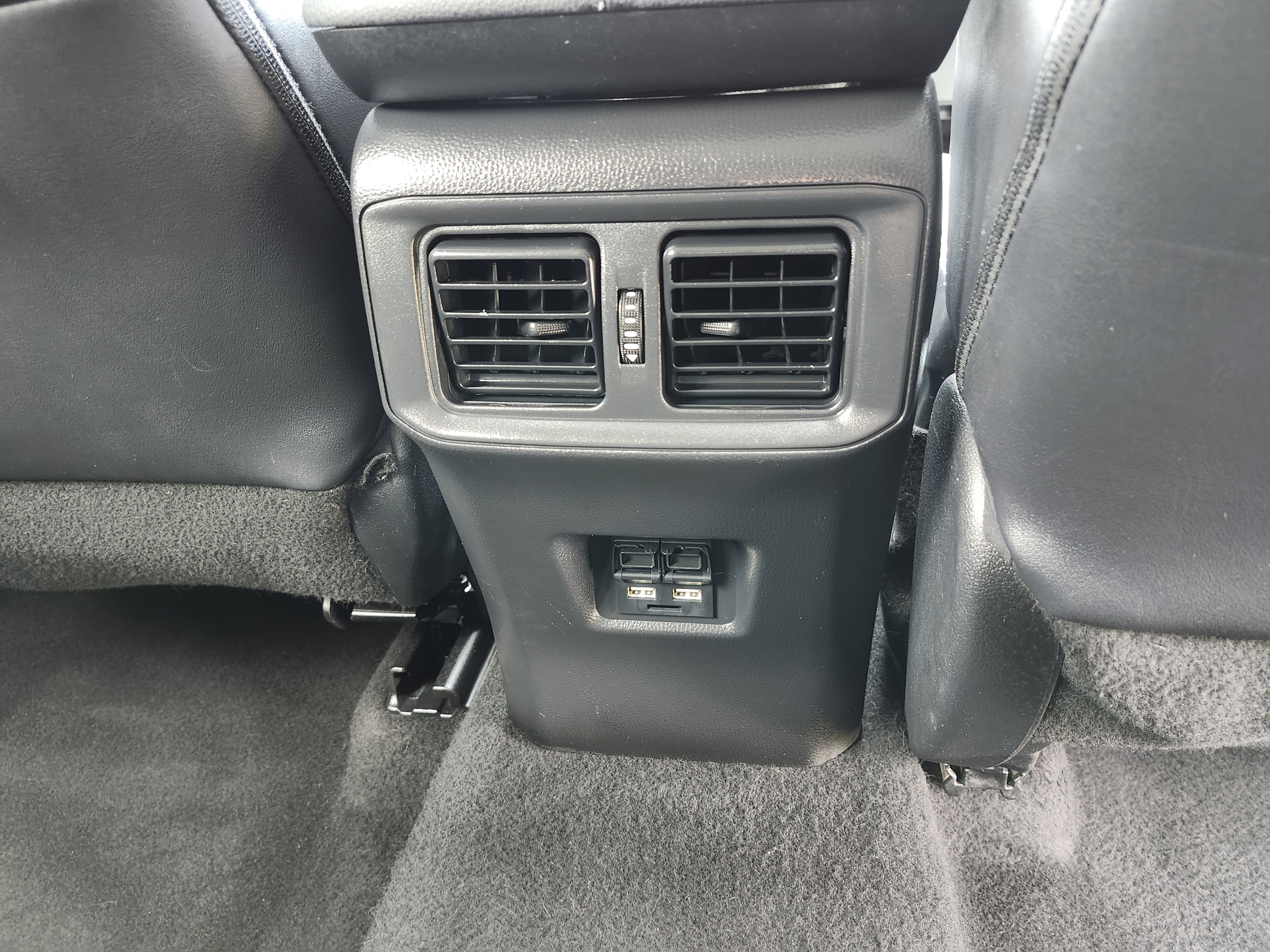 Used 2021 Toyota RAV4 XLE Premium AWD/4WD image 14