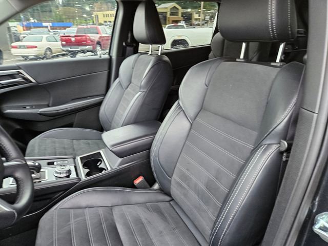 Used 2024 Mitsubishi Outlander SE image 6