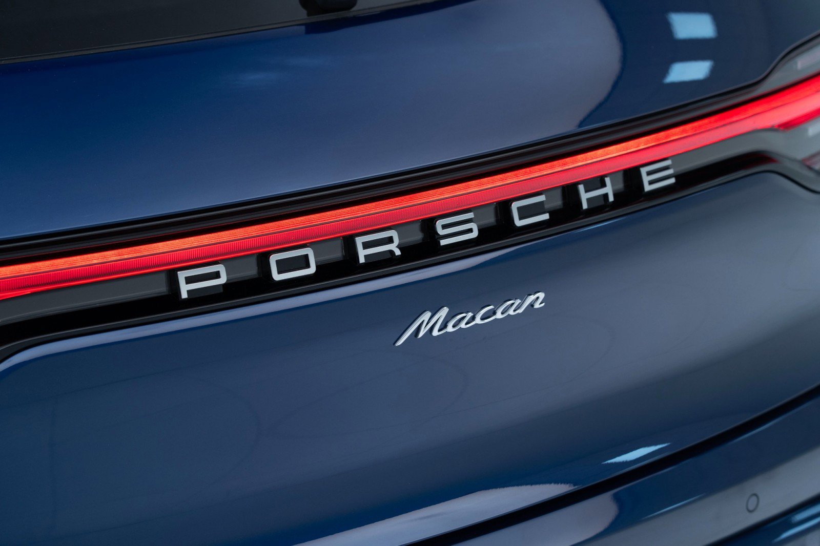 New 2025 Porsche Macan image 13