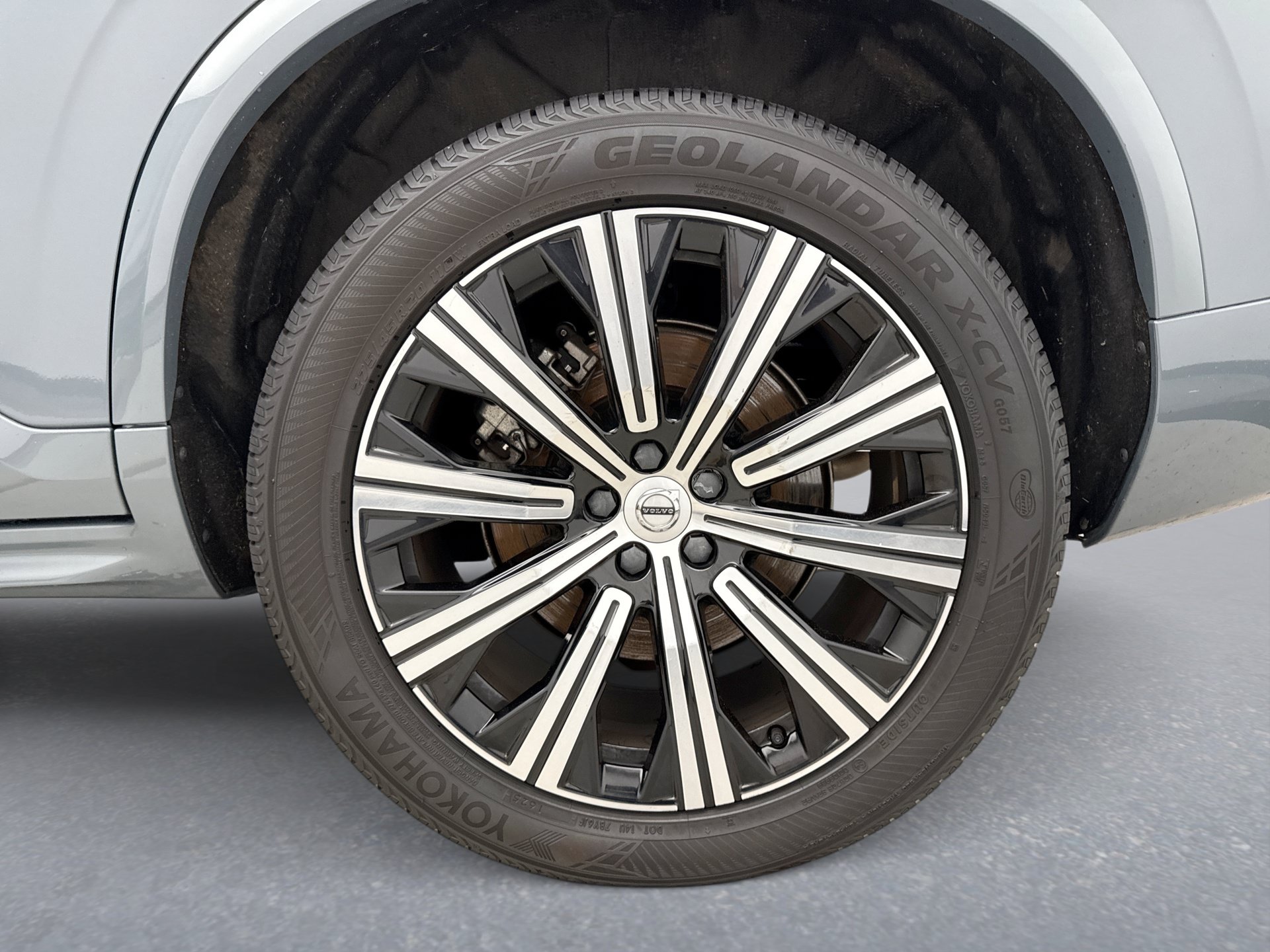 Used 2023 Volvo XC90 B6 Core w/ Protection Package Premier AWD/4WD image 13