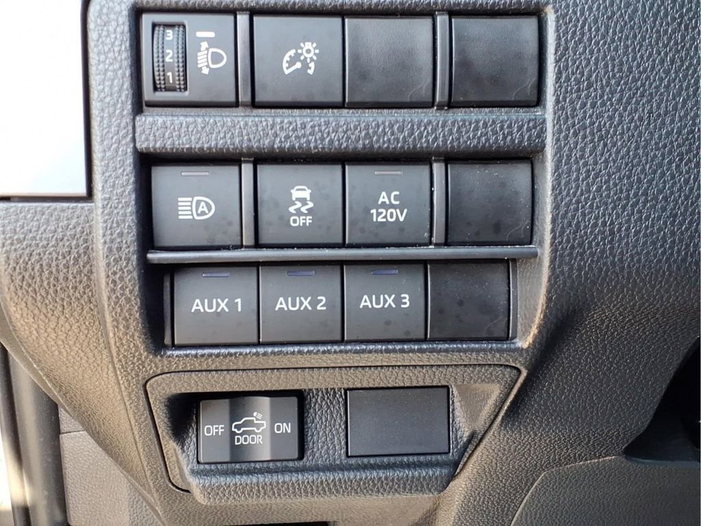 Used 2024 Toyota Tacoma TRD Sport w/ TRD Sport Upgrade Package image 24