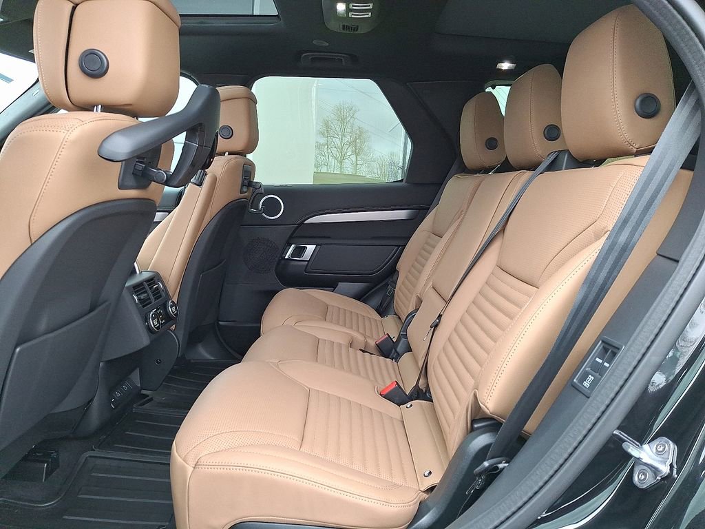 New 2026 Land Rover Discovery Limited Edition image 6