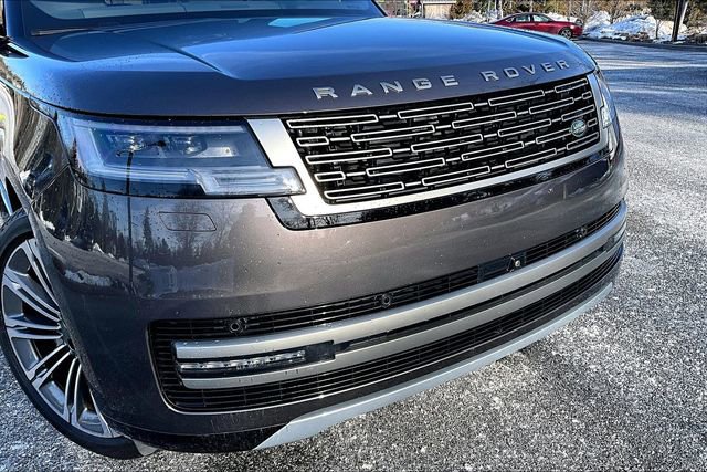 Used 2024 Land Rover Range Rover Long Wheelbase SE image 5