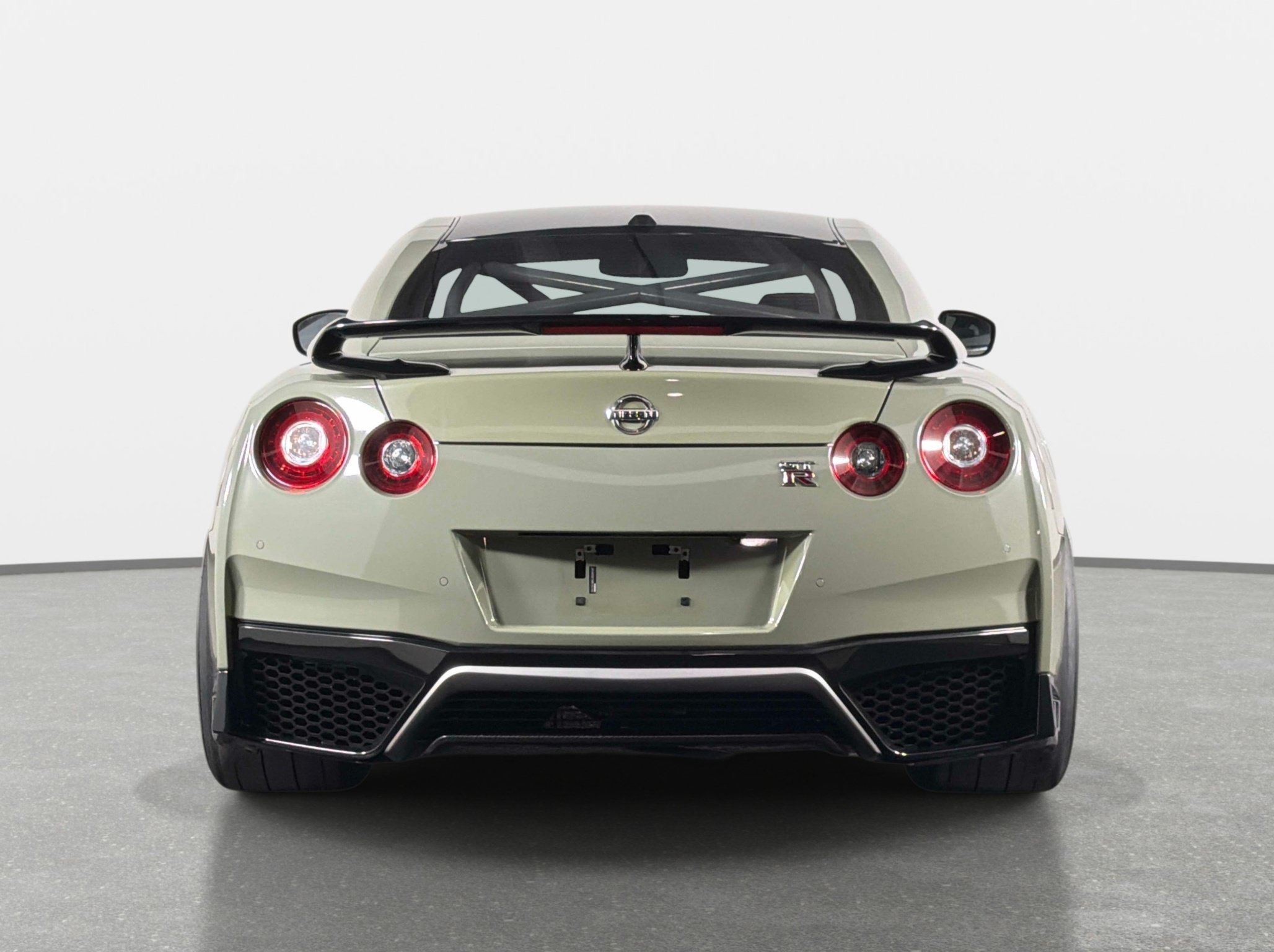 Used 2021 Nissan GT-R Premium AWD/4WD image 10