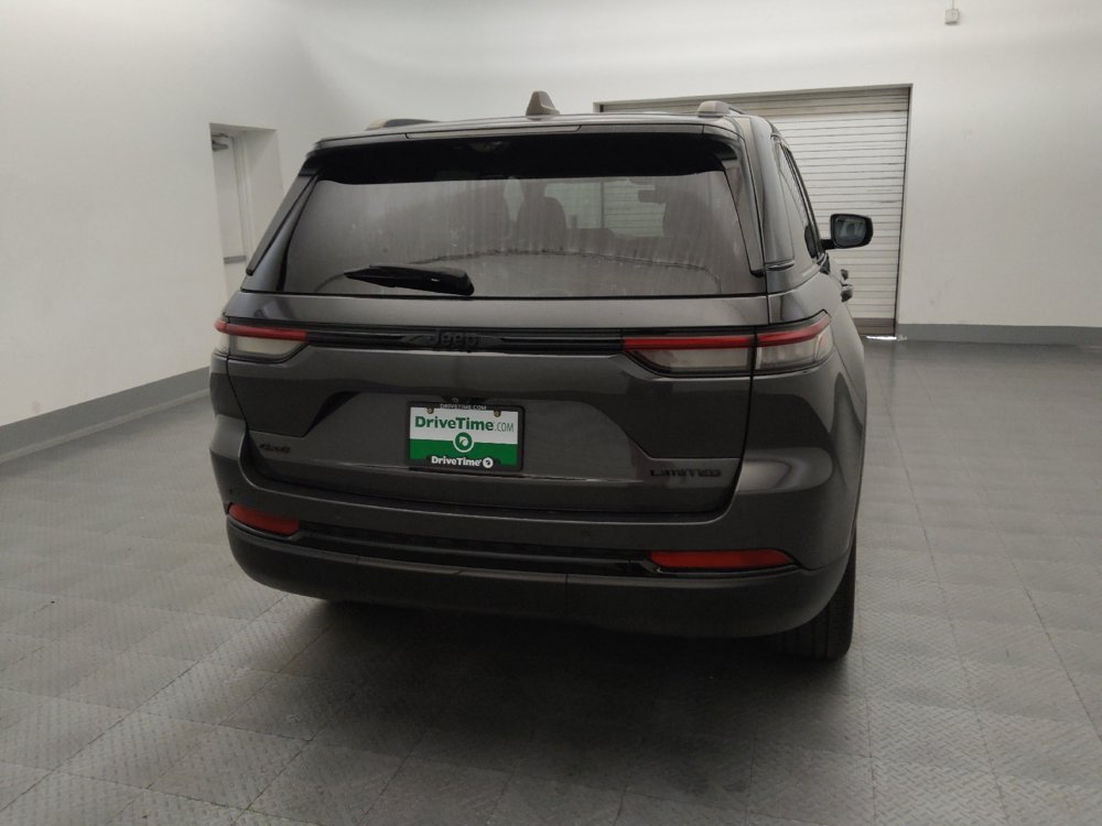 Used 2023 Jeep Grand Cherokee Limited w/ Luxury Tech Group II AWD/4WD image 7
