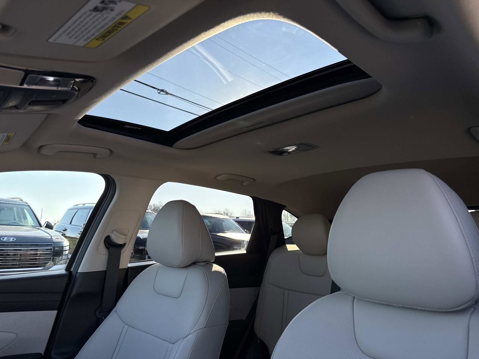 Used 2025 Hyundai Tucson SEL image 3