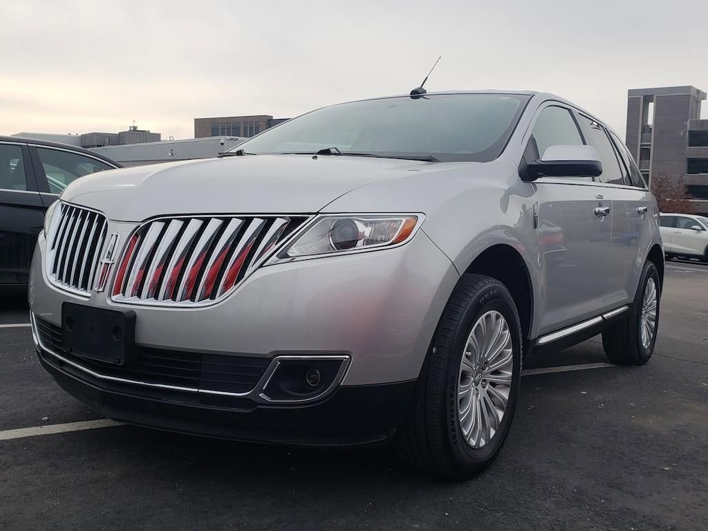 Used 2014 Lincoln MKX FWD w/ Walnut Swirl Wood Package image 4