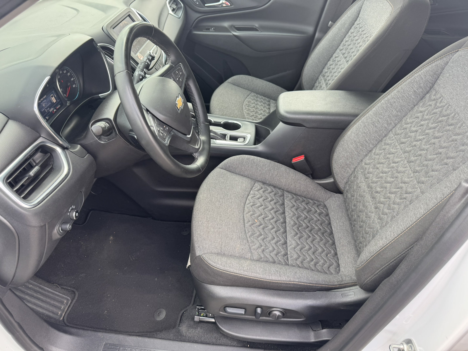 Used 2024 Chevrolet Equinox LT AWD/4WD image 6