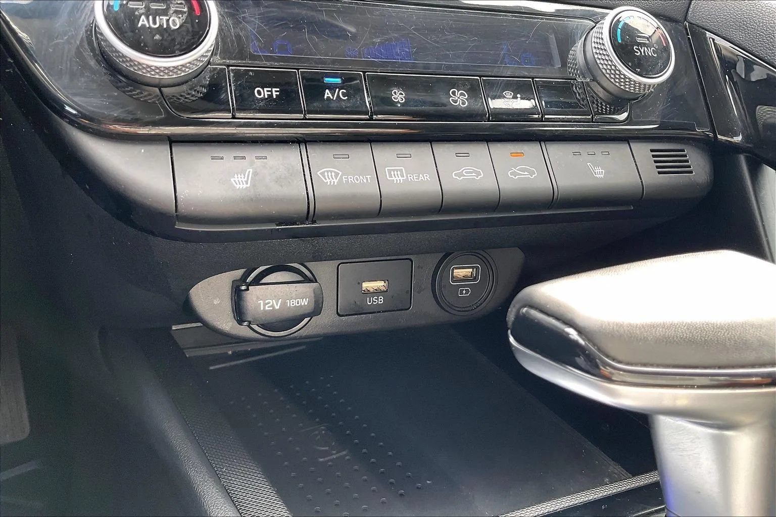 Used 2023 Hyundai Elantra SEL w/ Convenience Package FWD image 21