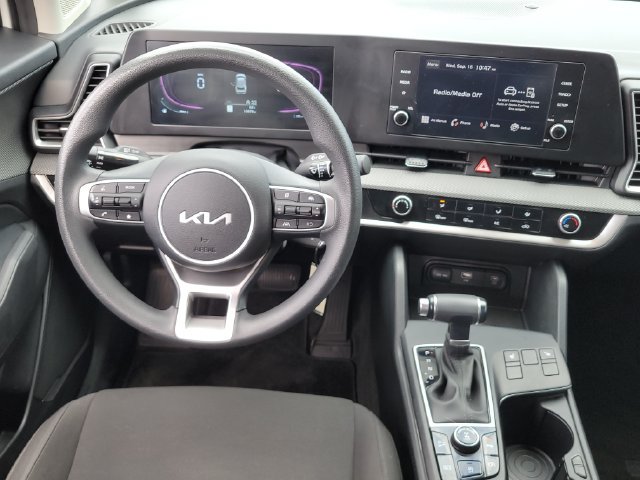 Used 2024 Kia Sportage LX AWD/4WD image 9