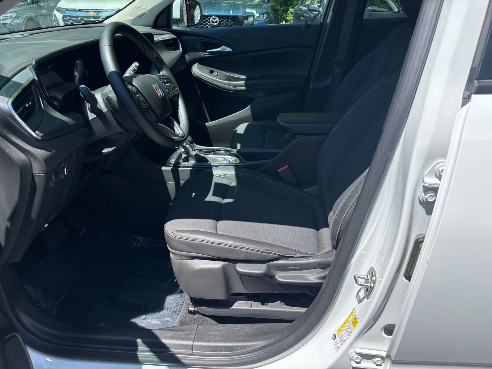 Used 2025 Buick Encore GX Preferred FWD image 22