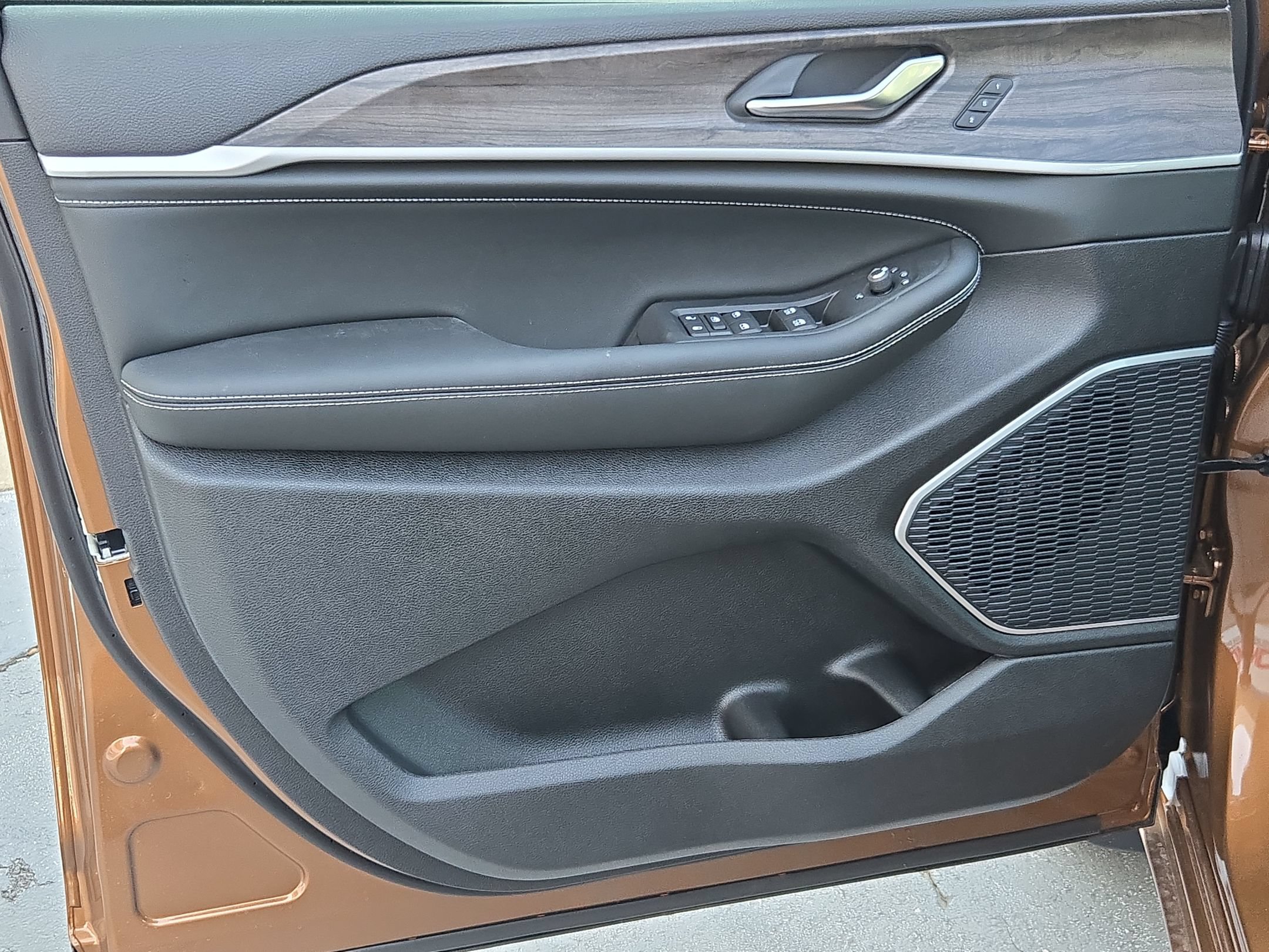 New 2027 Jeep Grand Cherokee Limited AWD/4WD image 15