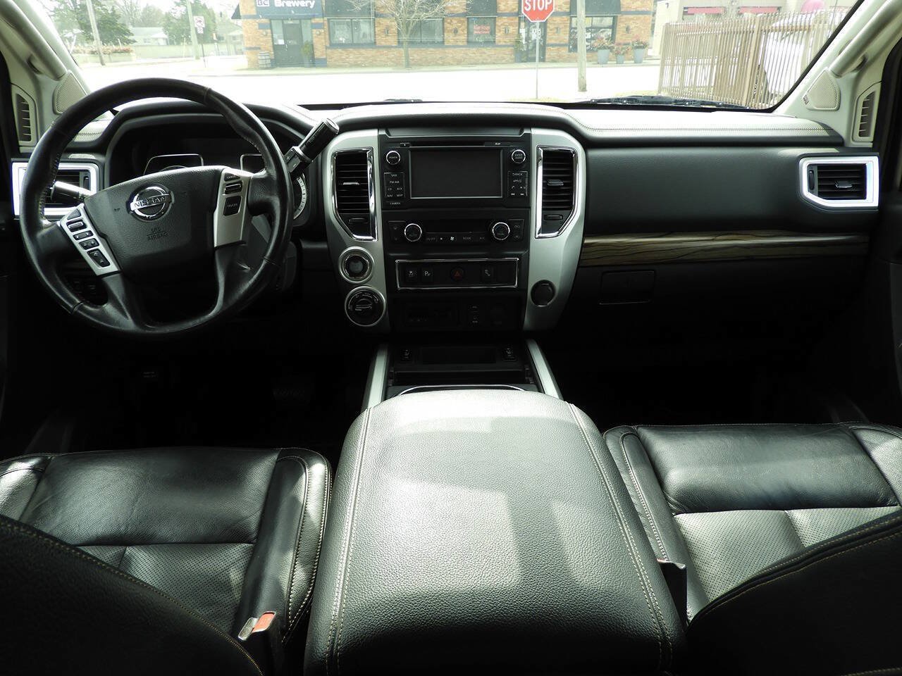 Used 2018 Nissan Titan SL w/ Chrome Package AWD/4WD image 21