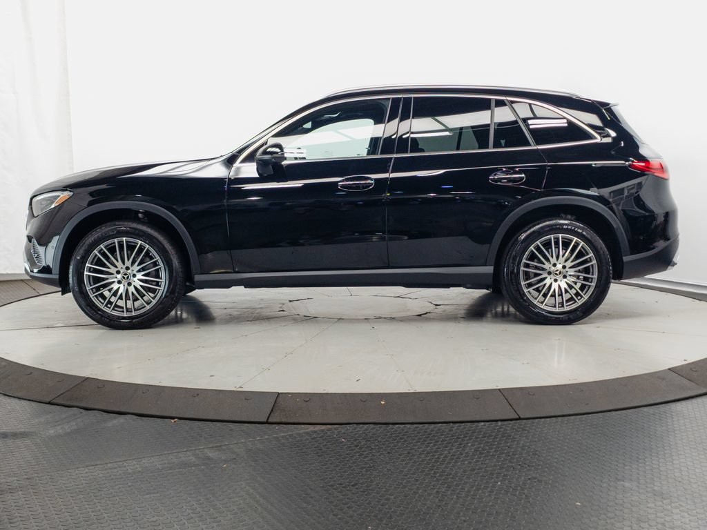 Certified 2026 Mercedes-Benz GLC 300 4MATIC image 4