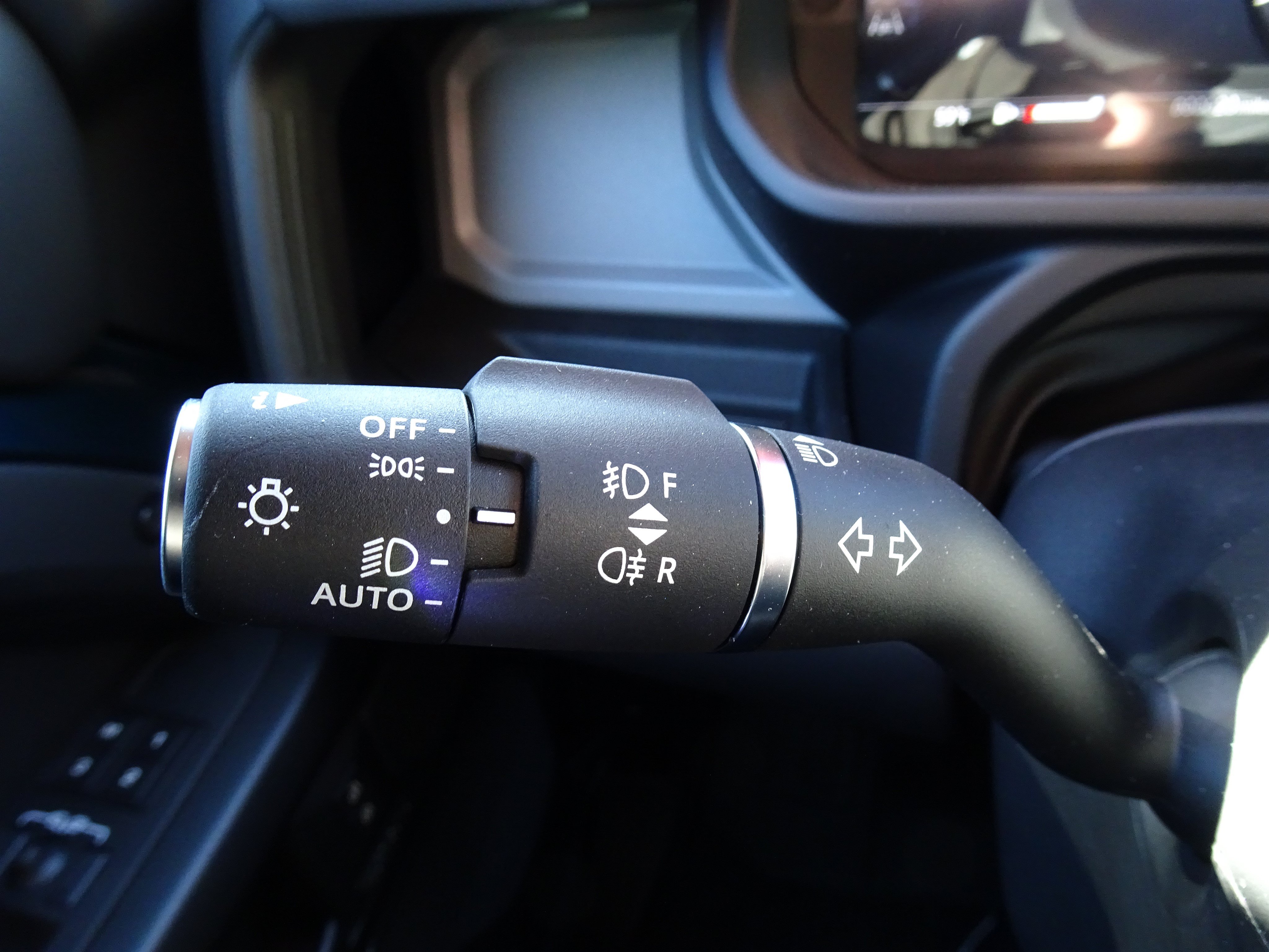 New 2026 Land Rover Defender 110 OCTA AWD/4WD image 33