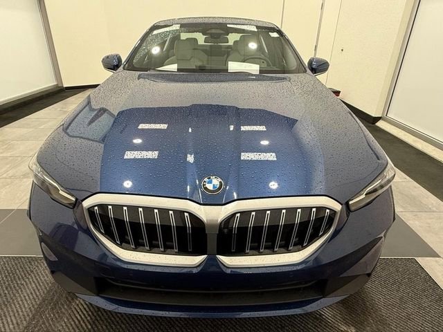 Used 2024 BMW 530i xDrive w/ Premium Package AWD/4WD image 7