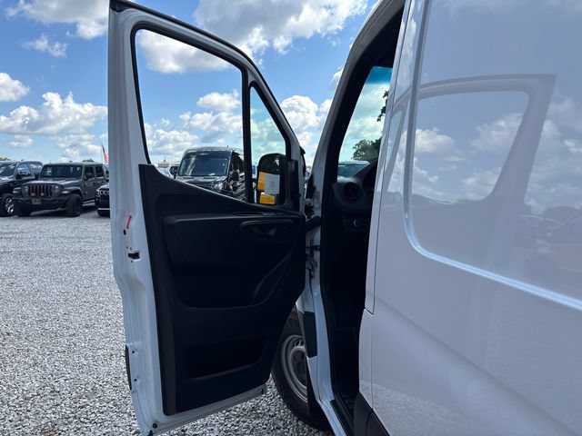Used 2025 Mercedes-Benz Sprinter 2500 image 17