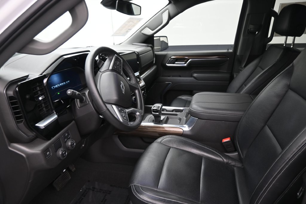 Used 2024 Chevrolet Silverado 1500 RST RWD image 12
