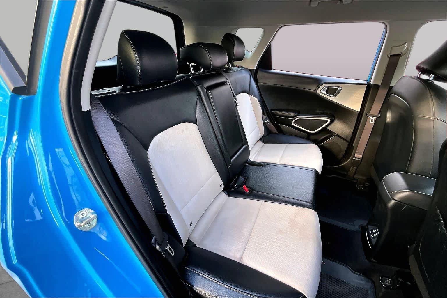 Certified 2023 Kia Soul GT-Line FWD image 19