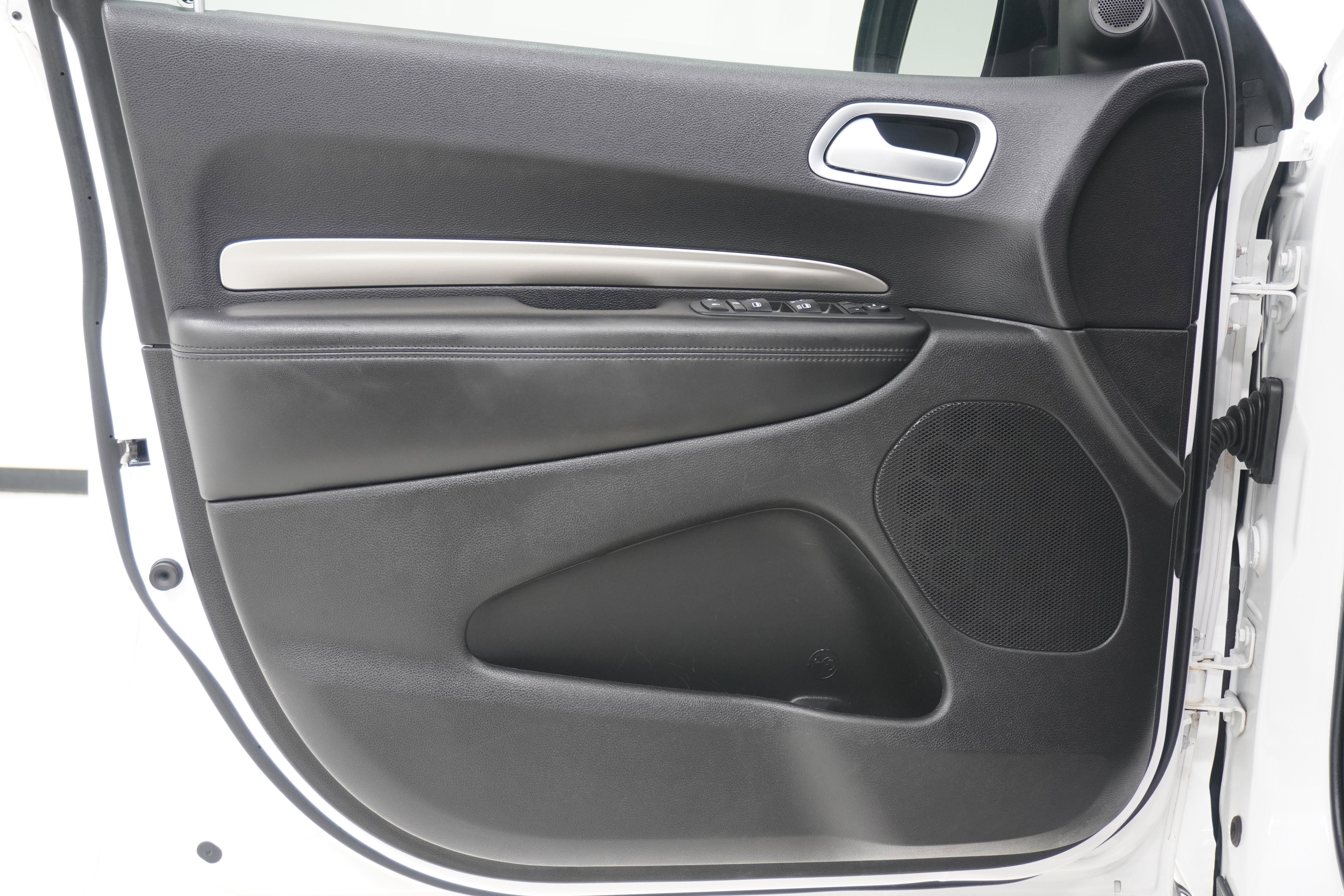 Used 2020 Dodge Durango SXT w/ 3rd Row Seating Group RWD image 15