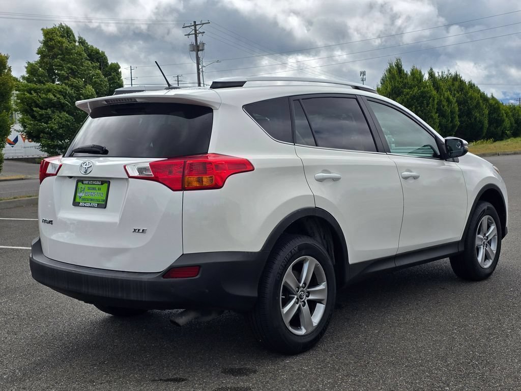 Used 2015 Toyota RAV4 XLE FWD image 5