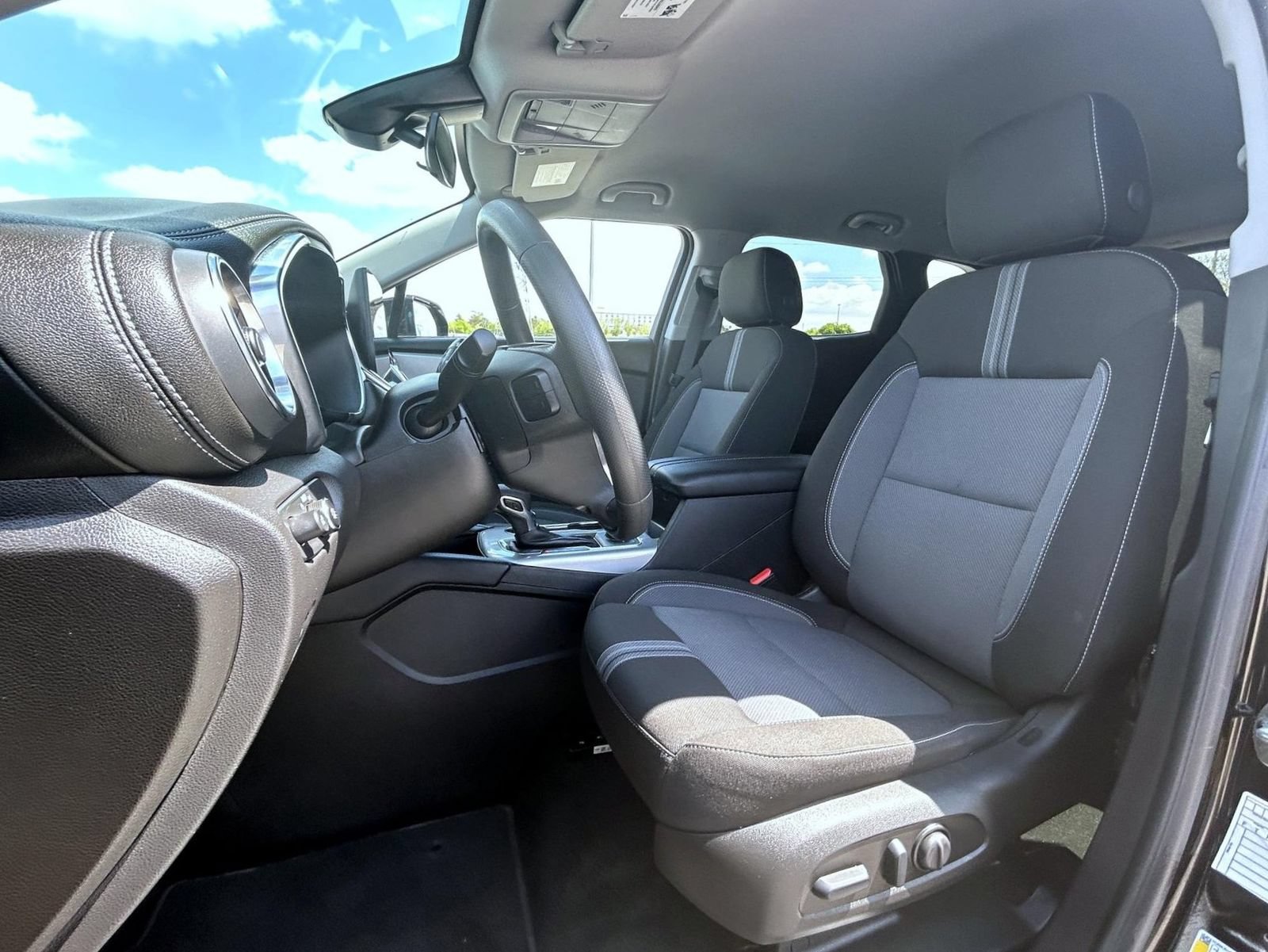 Certified 2025 Chevrolet Blazer LT AWD/4WD image 10