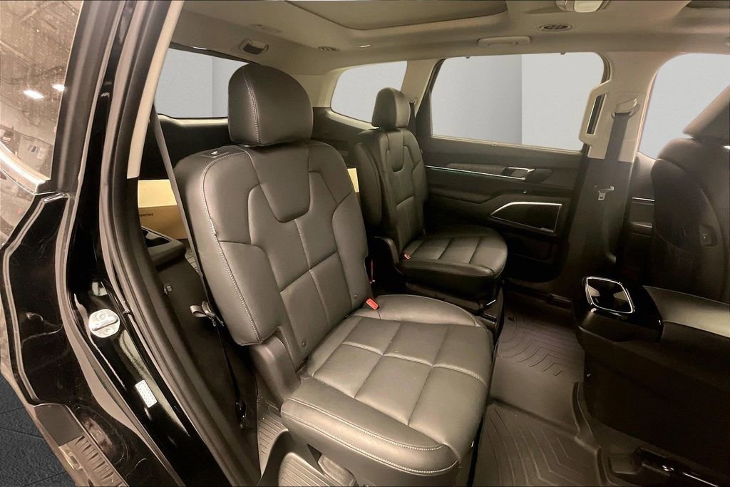 Used 2024 Kia Telluride SX image 16