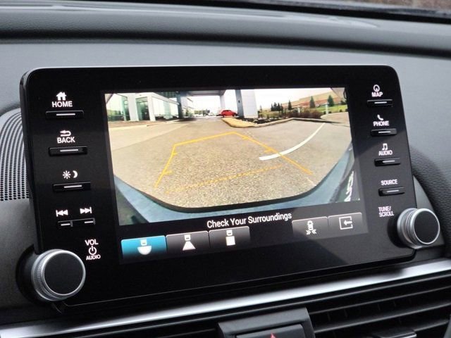 Used 2018 Honda Accord Touring image 16