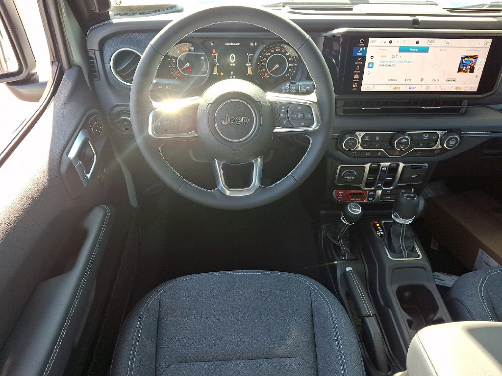 New 2026 Jeep Wrangler Unlimited Rubicon w/ Rockslide Package AWD/4WD image 8