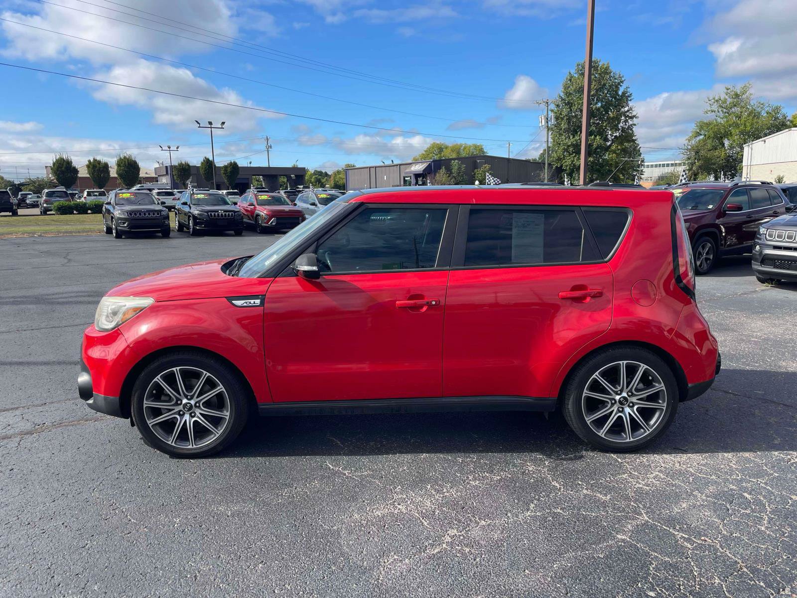 Used 2018 Kia Soul ! w/ Tech Package FWD image 4
