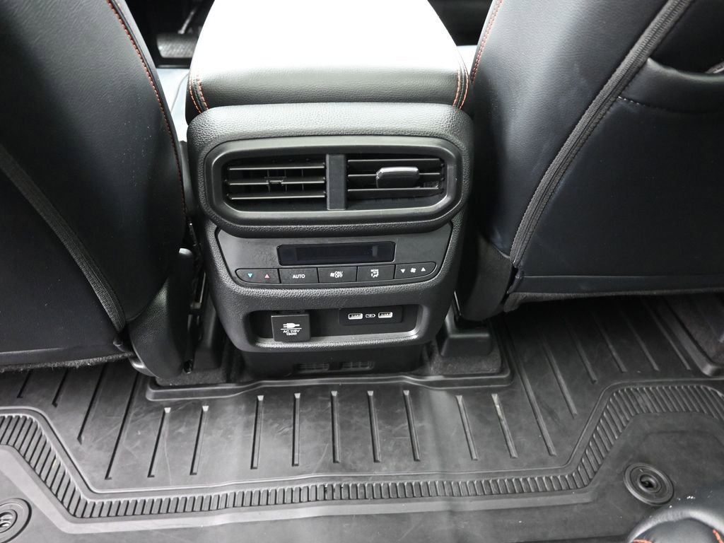 Used 2023 Honda Pilot TrailSport image 25