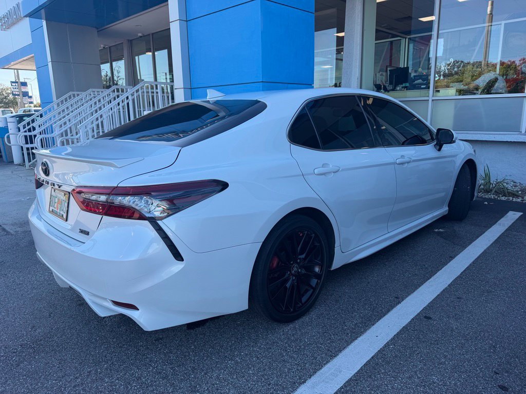 Used 2024 Toyota Camry XSE FWD image 4