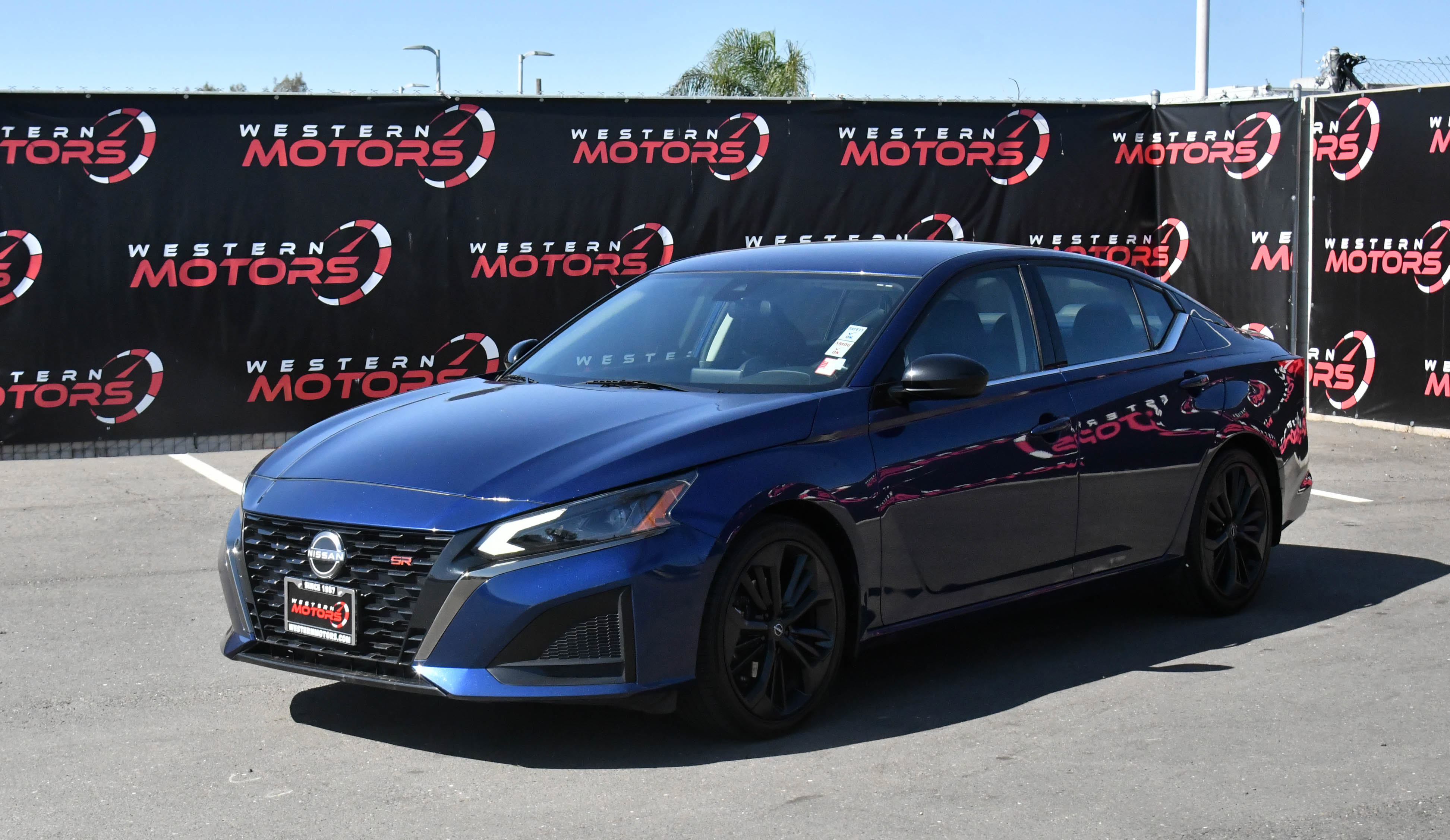 Used 2024 Nissan Altima 2.5 SR FWD image 3