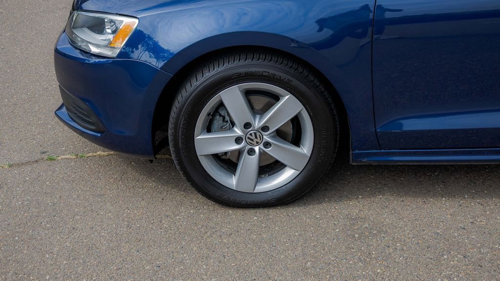 Used 2012 Volkswagen Jetta TDI image 9