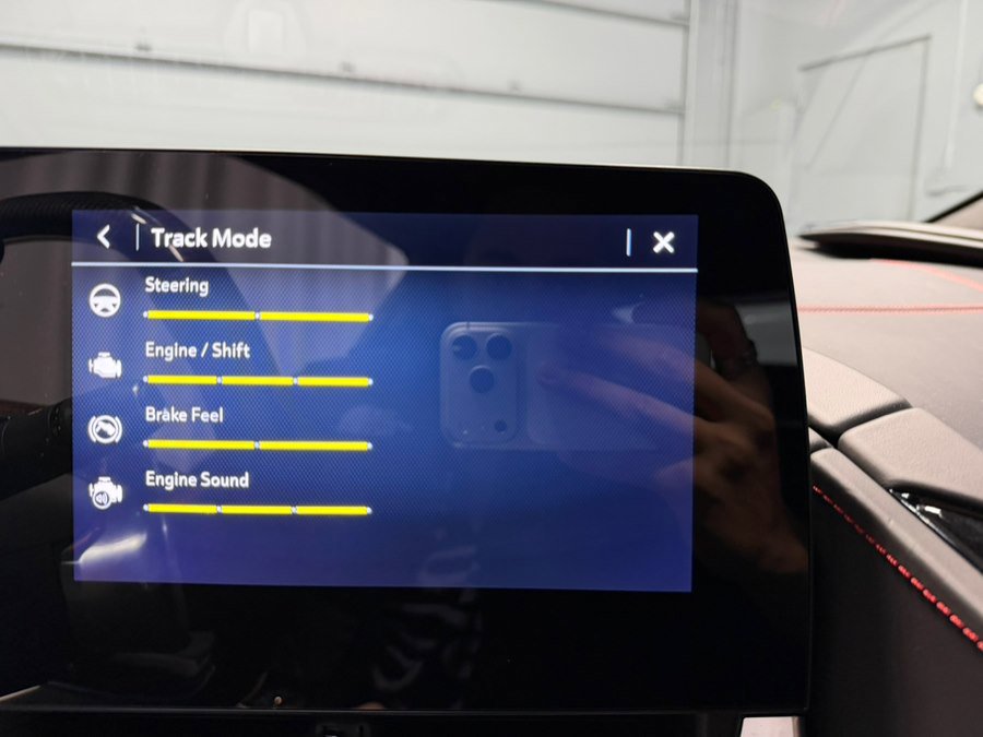 Used 2023 Chevrolet Corvette Stingray Premium Cpe w/ Z51 Performance Package image 19