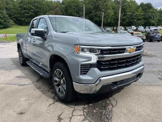 Used 2024 Chevrolet Silverado 1500 LT AWD/4WD image 3