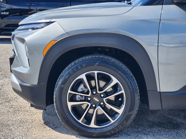 Used 2025 Chevrolet TrailBlazer LT AWD/4WD image 8