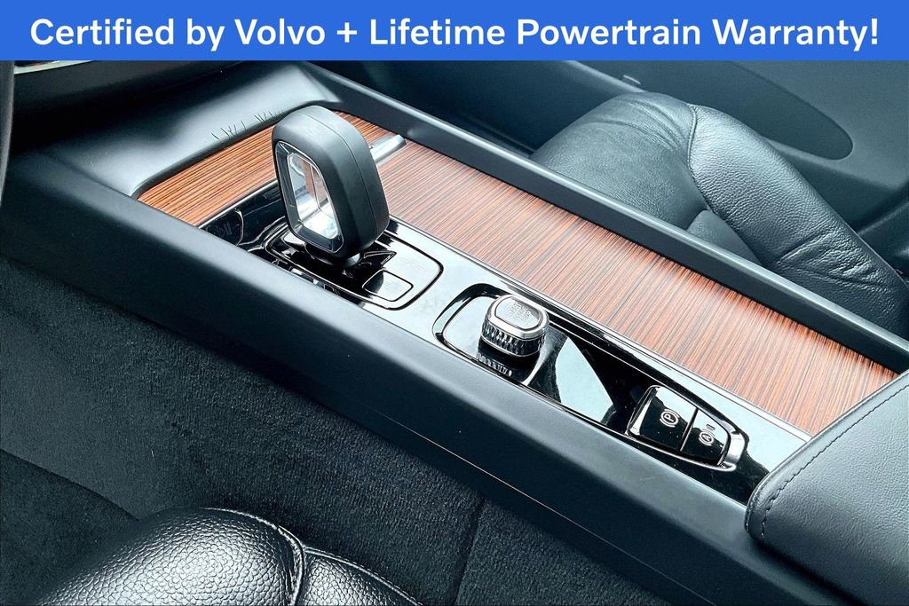 Used 2024 Volvo XC60 B5 Plus w/ Protection Package Premier image 19