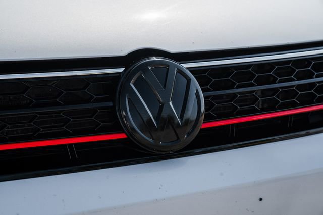 Used 2017 Volkswagen Jetta SE image 25