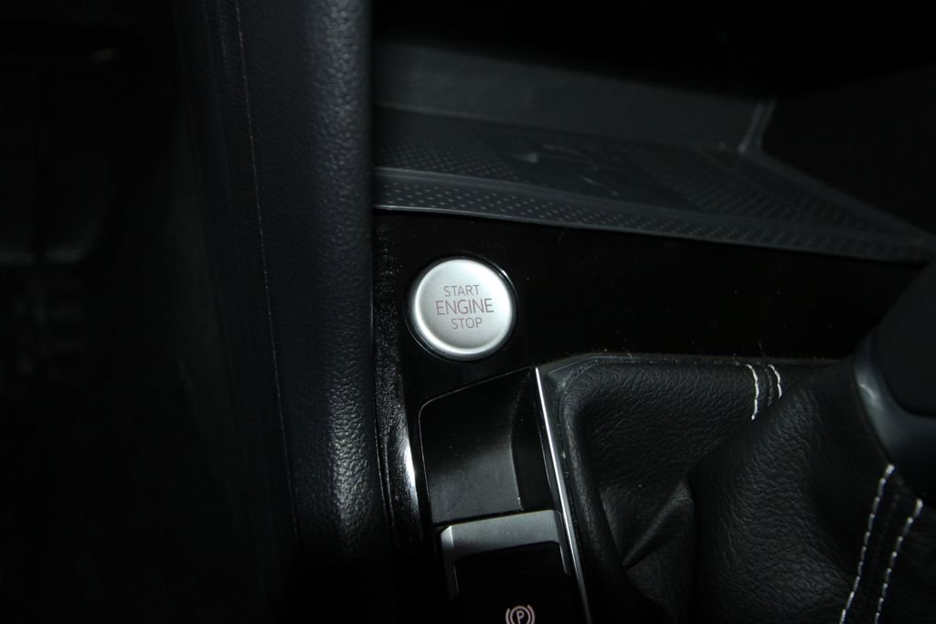 Used 2024 Volkswagen Taos SE image 12