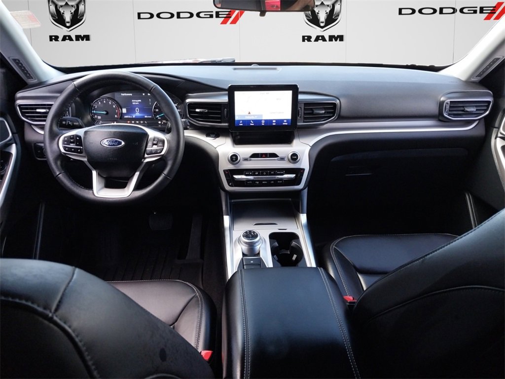 Used 2024 Ford Explorer XLT w/ Equipment Group 202A image 8