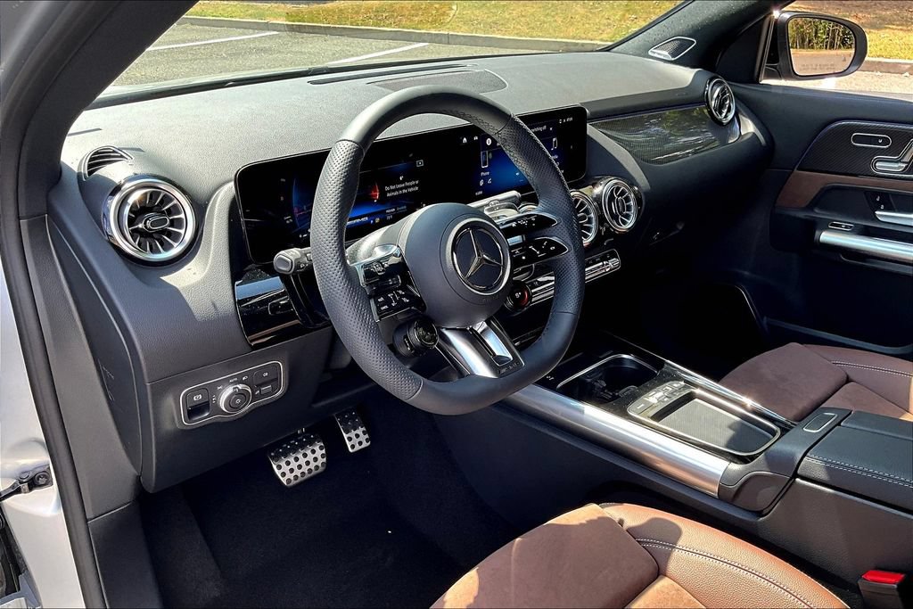 New 2026 Mercedes-Benz GLA 35 AMG 4MATIC image 6