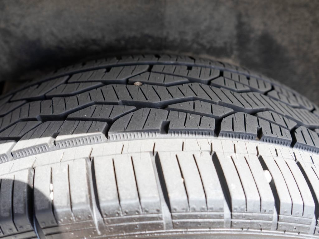 Used 2021 GMC Yukon Denali w/ Denali Premium Package AWD/4WD image 39