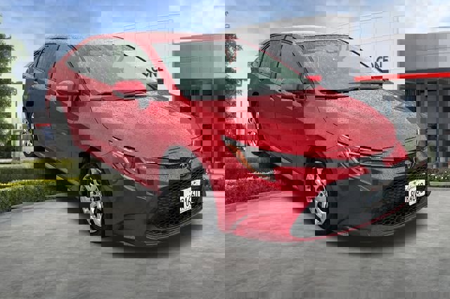 Used 2021 Toyota Corolla LE w/ Carpet Mat Package (TMS) image 3