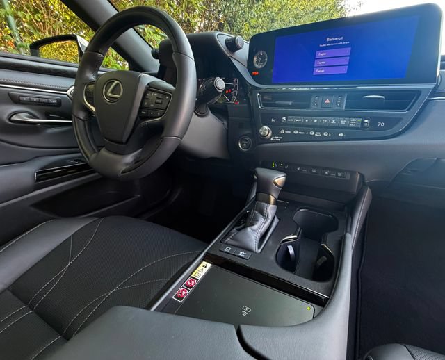 Certified 2025 Lexus ES 300h Ultra Luxury w/ Accessory Package (Z1) FWD image 21